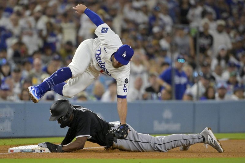 Max Muncy injury update: Dodgers place infielder on IL