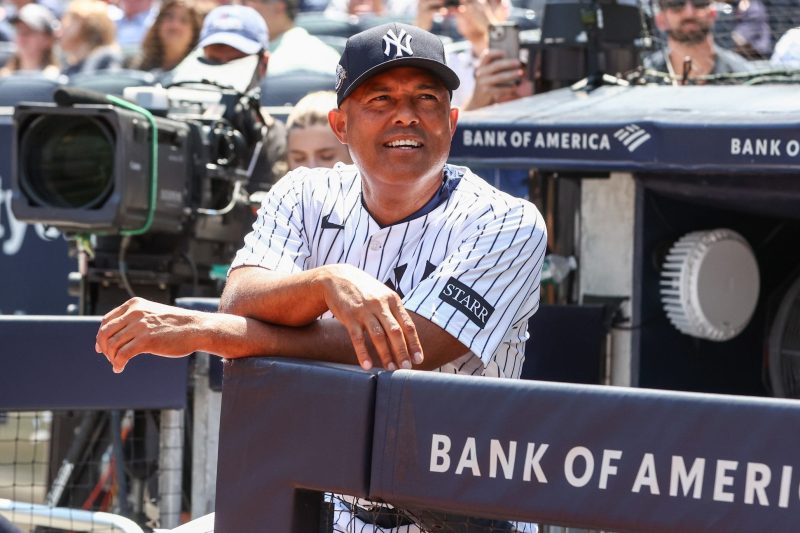 Mariano Rivera tears Achilles during Yankees’ Old-Timers’ Day game